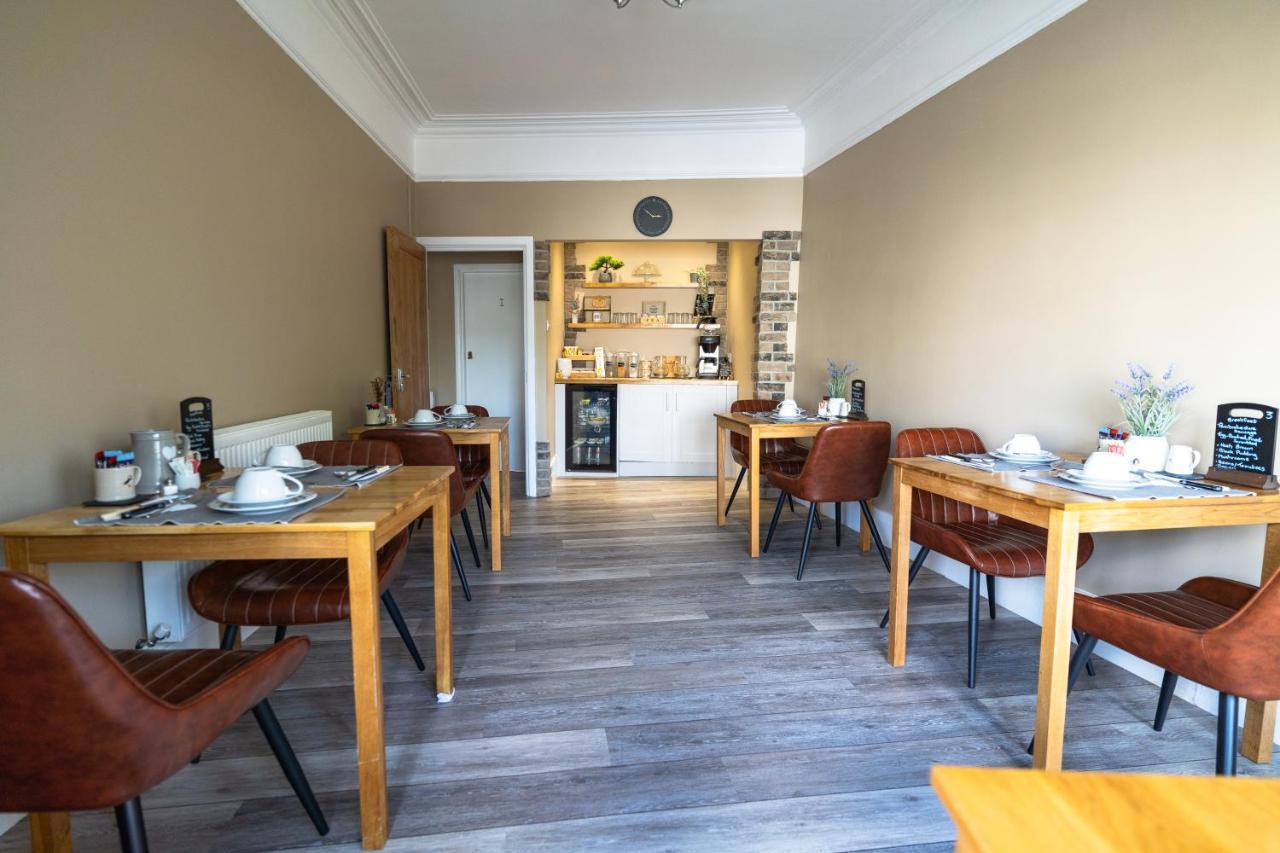 Sleepy Puffin Guest House Tenby Exterior photo