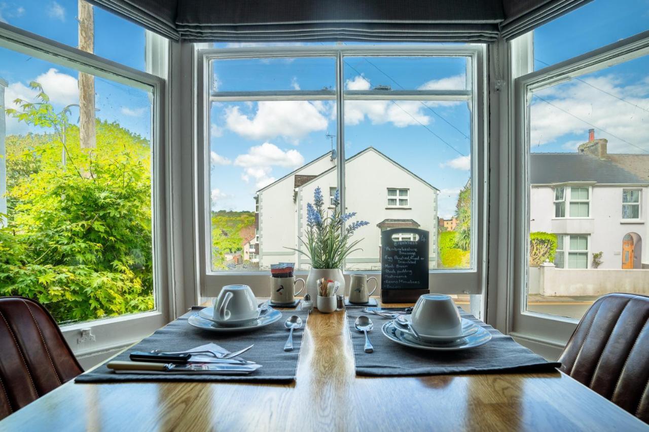 Sleepy Puffin Guest House Tenby Exterior photo